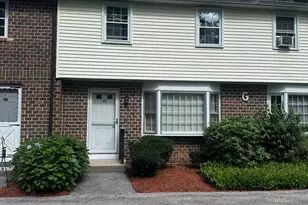 49 Oakridge Dr, Londonderry, NH 03053 - Photo 1