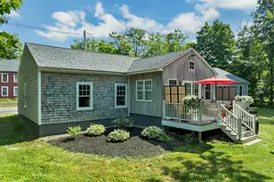 506 N Main St, Wolfeboro, NH 03894 - Photo 2