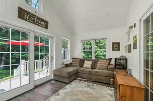 506 N Main St, Wolfeboro, NH 03894 - Photo 16