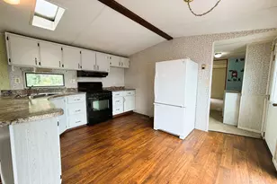 8 Hilltop Manor Mobile Home Park, Littleton, NH 03561 - Photo 10