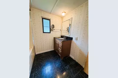 8 Hilltop Manor Mobile Home Park, Littleton, NH 03561 - Photo 22