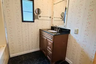 8 Hilltop Manor Mobile Home Park, Littleton, NH 03561 - Photo 22