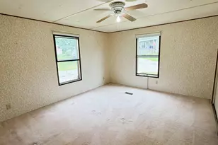 8 Hilltop Manor Mobile Home Park, Littleton, NH 03561 - Photo 14