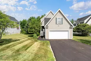 19 Footbridge Ln, Dover, NH 03820 - Photo 2