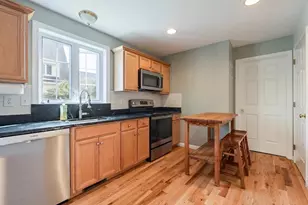 19 Footbridge Ln, Dover, NH 03820 - Photo 8