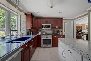 48 Cottonwood Dr, Dover, NH 03820 - Photo 4