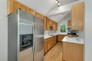 36 Highland St, Hudson, NH 03051 - Photo 10