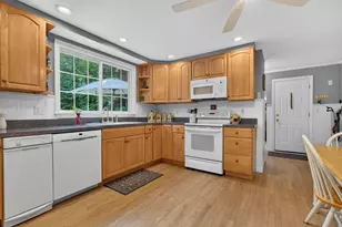 8 King Henry Dr, Londonderry, NH 03053 - Photo 26