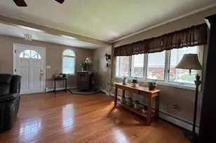 74 Hobart St, Manchester, NH 03104 - Photo 8