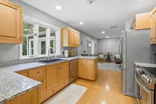 19 Tamarack Ln, Amherst, NH 03031 - Photo 10