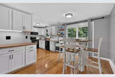 24 Stonegate Lane, Derry, NH 03038 - Photo 8