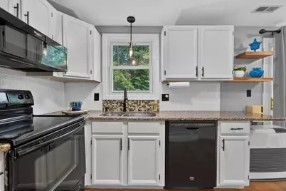 24 Stonegate Lane, Derry, NH 03038 - Photo 16