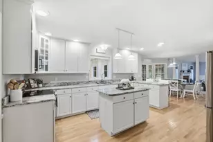 70 Ellyson Ave, Hampstead, NH 03826 - Photo 2