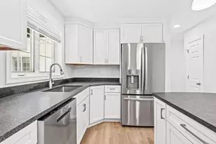 14 Davis Rd, Merrimack, NH 03054 - Photo 2