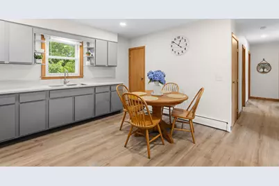 29 Devco Drive, Manchester, NH 03103 - Photo 16