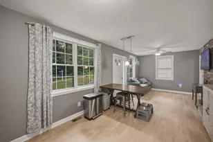 13 Charlestown Pl, Derry, NH 03038 - Photo 6