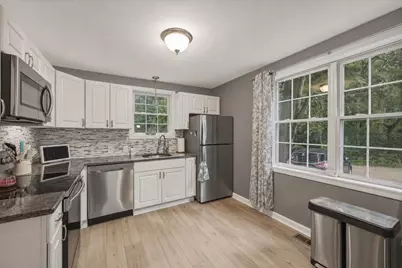 13 Charlestown Place, Derry, NH 03038 - Photo 4