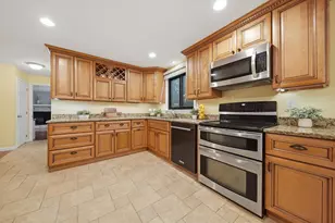 3 Sunshine Ct, Nashua, NH 03063 - Photo 2