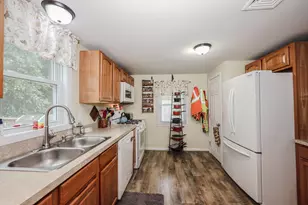 4 Caron St, Merrimack, NH 03054 - Photo 16