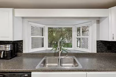 549 Lake Avenue, Manchester, NH 03103 - Photo 14