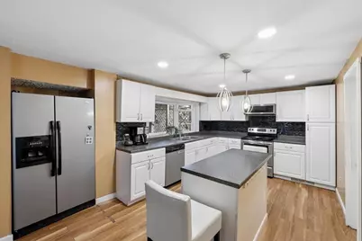 549 Lake Avenue, Manchester, NH 03103 - Photo 12