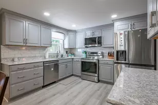 223 Baboosic Lake Rd, Merrimack, NH 03054 - Photo 8
