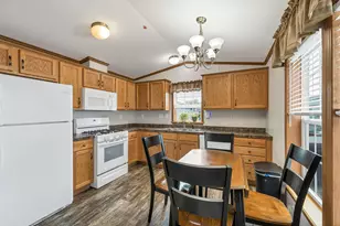 19 Brookwood Dr, Salem, NH 03079 - Photo 6