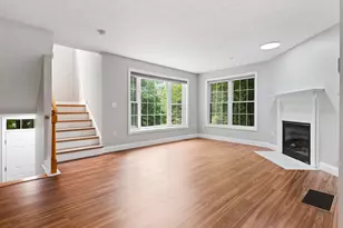 36 Georgetown Dr, Nashua, NH 03062 - Photo 2