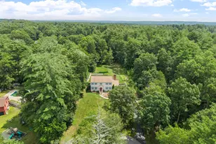 11 Ashley Dr, Londonderry, NH 03053 - Photo 2