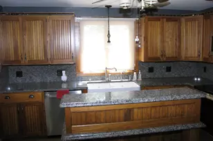 128 Holly Ave, Manchester, NH 03103 - Photo 10