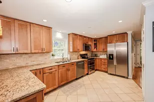 34 Olde Lantern Rd, Bedford, NH 03110 - Photo 6