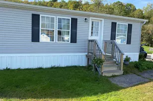53 Coral Ln, Seabrook, NH 03874 - Photo 2