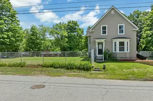 16 Brook St, Derry, NH 03038 - Photo 2