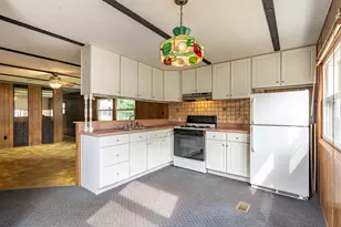 8 S Dewberry Ln, Rochester, NH 03867 - Photo 2
