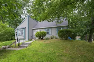 21 Shelburne Rd, Nashua, NH 03063 - Photo 2
