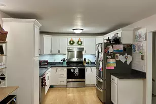 421 Pleasant St, Laconia, NH 03246 - Photo 8