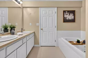 38 Georgetowne Dr, Nashua, NH 03062 - Photo 26