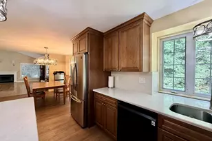 35 Cherrywood Dr, Dover, NH 03820 - Photo 8