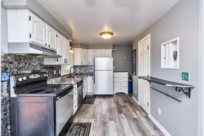 44 Emerald Street, Manchester, NH 03103 - Photo 14