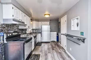 44 Emerald St, Manchester, NH 03103 - Photo 14