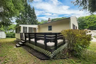 34 Valley St, Laconia, NH 03246 - Photo 10