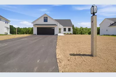 8 Robin Way #7, Chester, NH 03036 - Photo 4