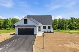 8 Robin Wy, Chester, NH 03036 - Photo 2