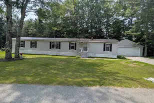 732 Concord Stage Rd, Weare, NH 03281 - Photo 1