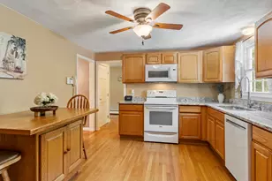 61 Glen Dr, Hudson, NH 03051 - Photo 32