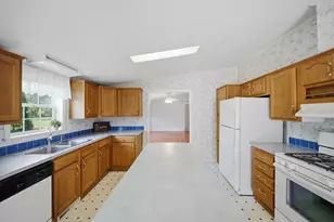 3 Adams St, Epsom, NH 03234 - Photo 16