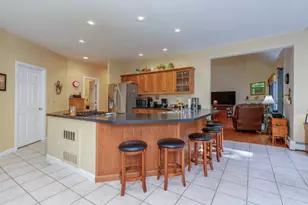 14 Fieldstone Dr, Hooksett, NH 03106 - Photo 2