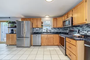 8 Brandywine Dr, East Kingston, NH 03827 - Photo 12