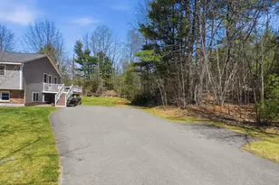 32 Tallant Rd, Pelham, NH 03076 - Photo 6