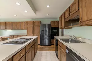 33 Wintercroft Cir, Grantham, NH 03753 - Photo 10